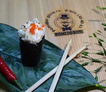 Гункан с кальмаром запеченный