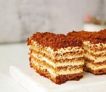 Пирожное Медовик