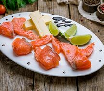 Ломтики слабосолёной сёмги