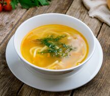 Куриный суп с лапшой