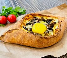 Хачапури по-аджарски с грибами и сыром