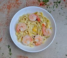 Спагетти с креветками в сливочном соусе