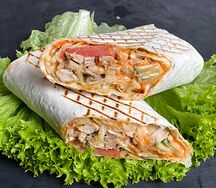 Шаурма в лаваше с курицей