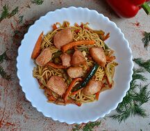 Лапша со свининой и овощами терияки