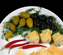 Оливки и маслины гигант