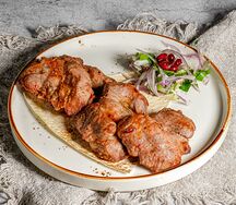 Шашлык из cвинoй шейки