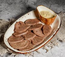 Язык отварной с хреном