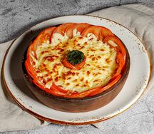 Жареный сыр с помидорами