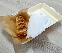 Сосиска в тесте печеная