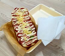 Багет с сосиской и сыром