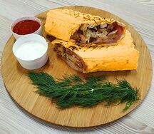 Шаурма с курицей в сырном лаваше