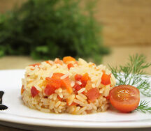 Отварной рис с овощами
