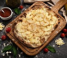 Римская пицца горгонзола с грушей