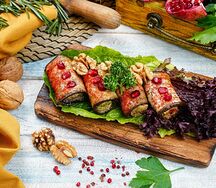 Баклажановые рулетики