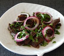 Печень и сердце жареные с луком