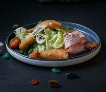 Салат с копченым сулугуни и пастрами из индейки