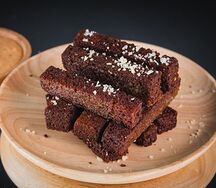 Гренки с беконом и песто