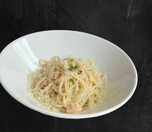 Спагетти с креветками в сливочно-ореховом соусе