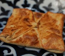 Хачапури с сыром сулугуни