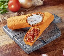Шаурма в сырном лаваше из курицы