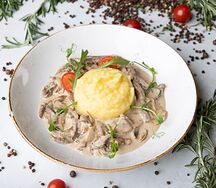 Бефстроганов с картофелем