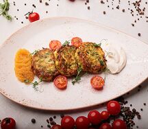 Оладьи из цукини с щучьей икрой