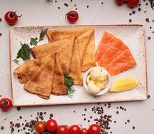 Блины кружевные с лососем