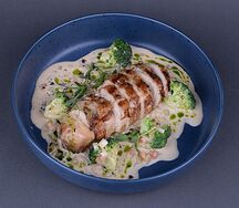 Куриная грудка с брокколи