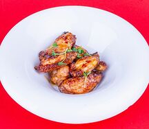 Куриные крылышки в соусе барбекю