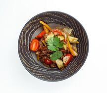 Салат тайский с говядиной