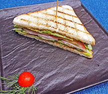 Тост с ветчиной из индейки