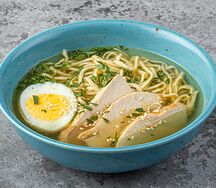 Суп куриный с лапшой