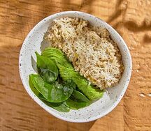 Зелёная гречка с пармезаном и авокадо