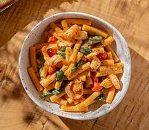 Маккарончини с креветками в соусе биск