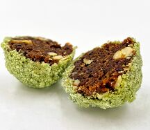 Конфета с курагой и барбарисом в кокосовой стружке