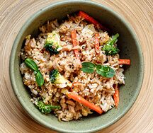 Рис органический с соусом терияки и овощами