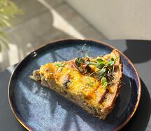 Киш с курицей и грибами