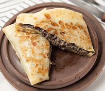 Блин с курой и грибами