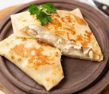 Блин с курой и картофельным пюре