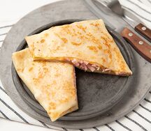 Блин с ветчиной и сыром