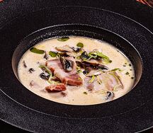 Сливочный суп со свининой