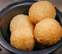 Сырные шарики с беконом