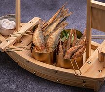 Лодка жареной рыбы