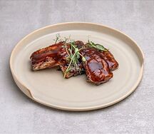 Томленые ребра с соусом BBQ