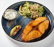 Стейк из красной рыбы