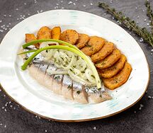 Пряная сельдь с печеным картофелем