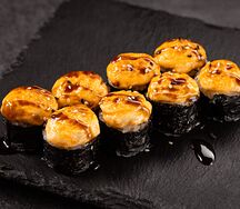 Запеченная креветка под сырным соусом