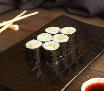 Мини-ролл с огурцом