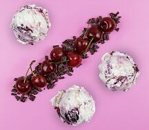 Мороженое ЧерриКрим с хмельной вишней и шоколадной крошкой