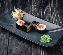 Маки ролл с лососем